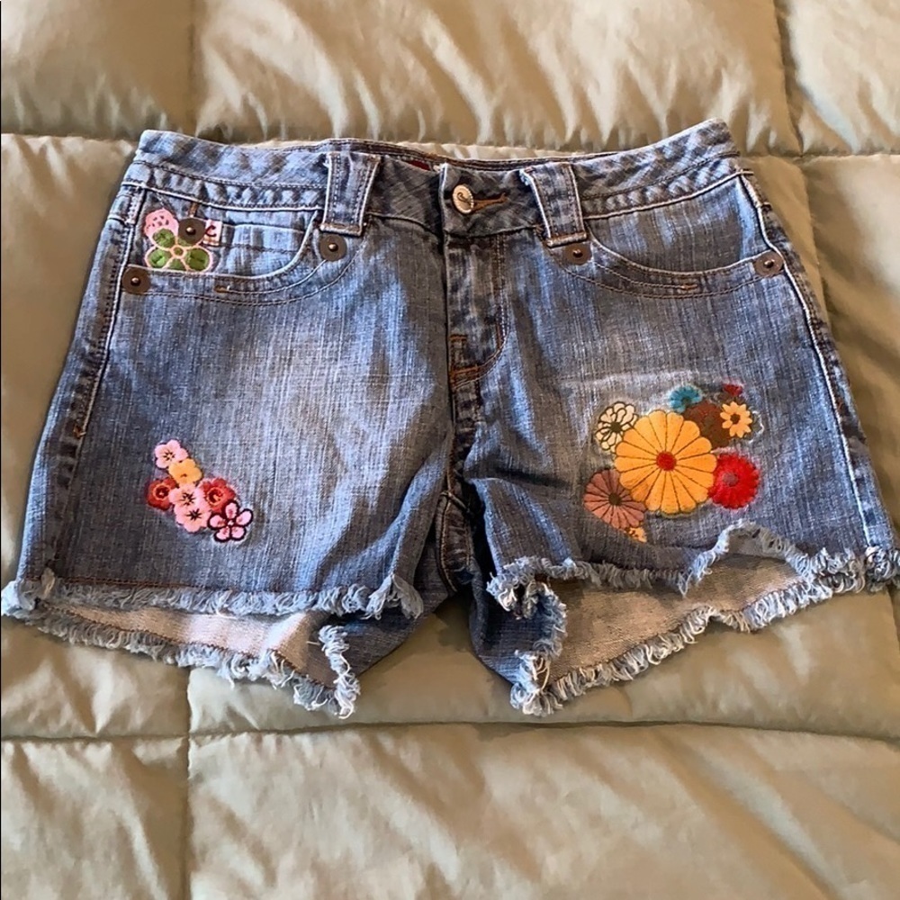 Candies Brand Junior Jean Short. Super cute. Sz 3.
